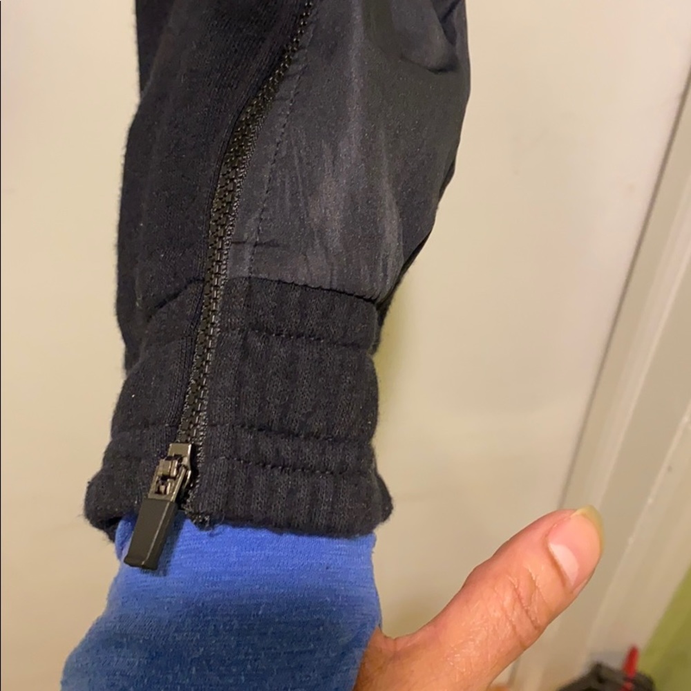 Jogger - Picture 6 of 7